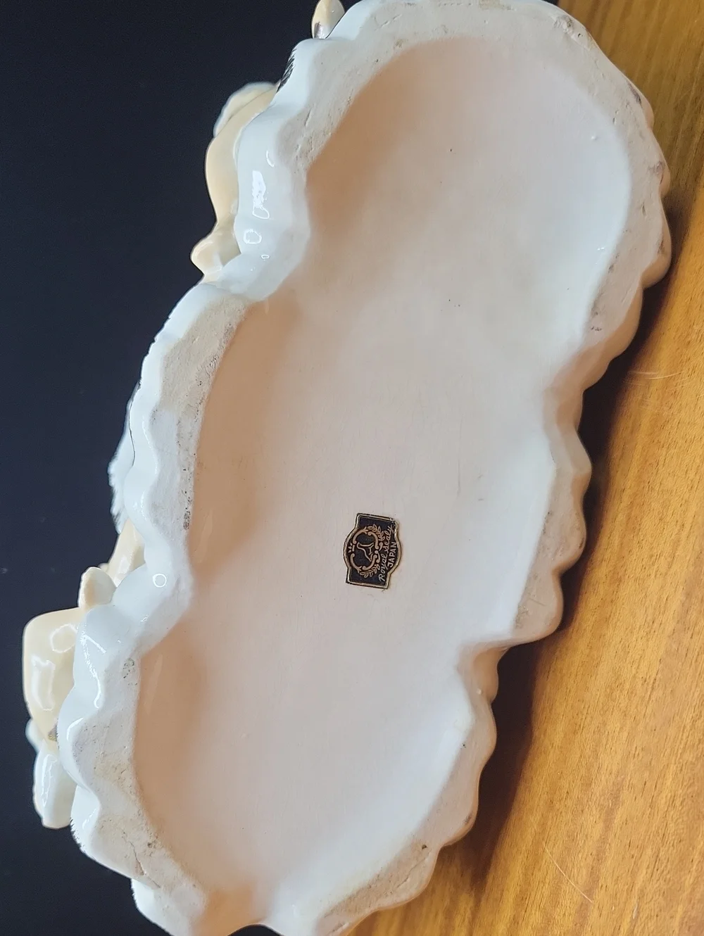 Porcelain Cherub Shell Planter in White and Gold